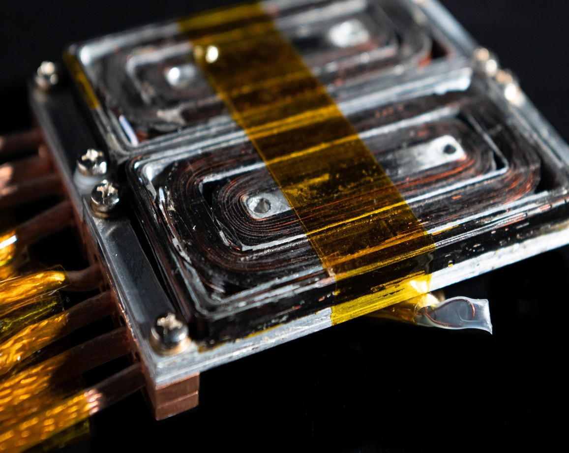 Planar superconducting magnetic field sources